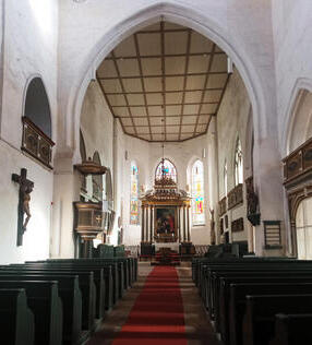 Bild vergrößern: Blick in das Kirchenschiff der Martini-Kirche